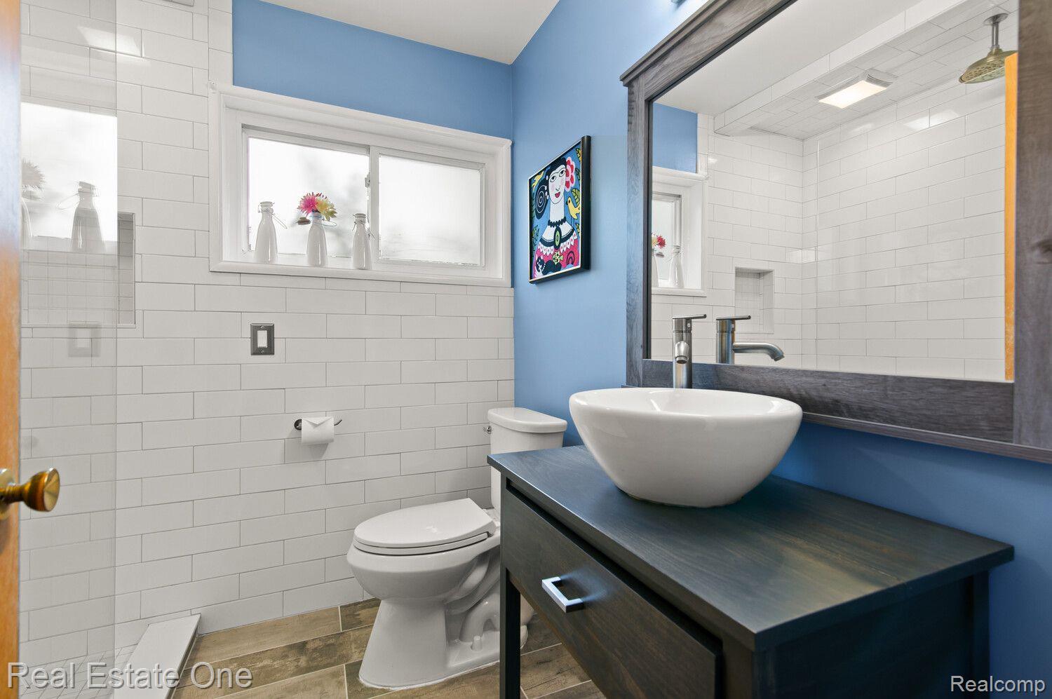 17528 Rougeway Street Livonia, MI 48152 - Photo 8 of 20 Gallery Image 8