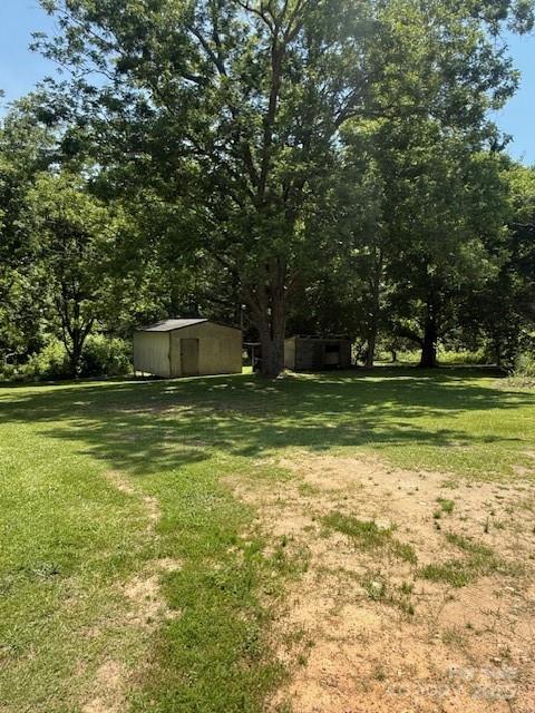 5949 Flat Creek Road Kershaw, SC 29067 - Photo 5 of 20