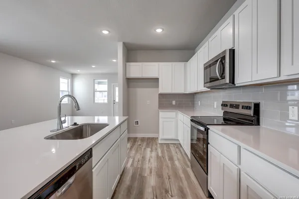 $312,990 | 5631 Franklin Hills, Von Ormy, TX 78073