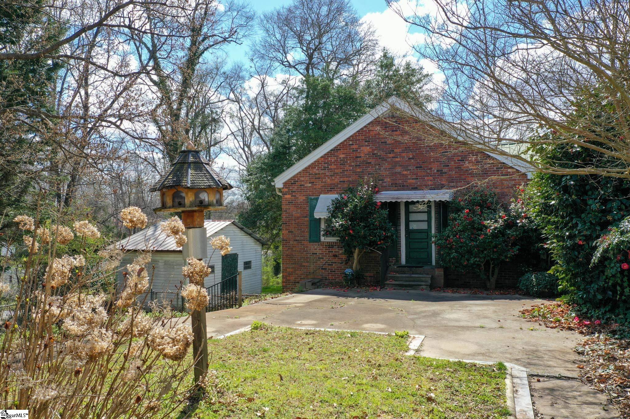 2903 Anderson Road Greenville, SC 29611 - Photo 3 of 30 Gallery Image 3