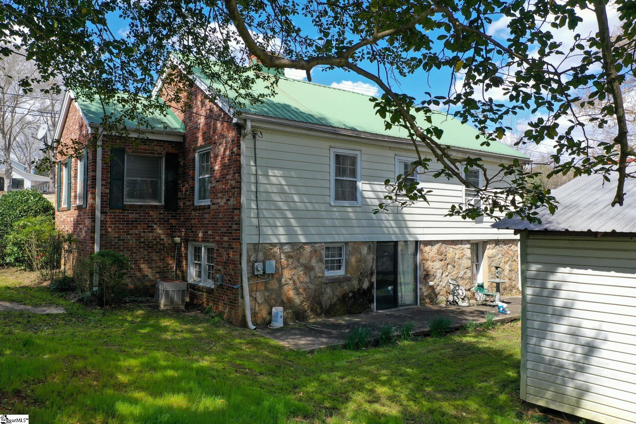2903 Anderson Road Greenville, SC 29611 - Photo 6 of 30 Gallery Image 6