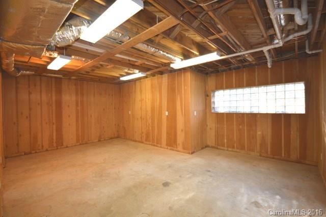 969 Hunting Country Road Tryon, NC 28782 - Photo 20 of 23 a view of an empty room