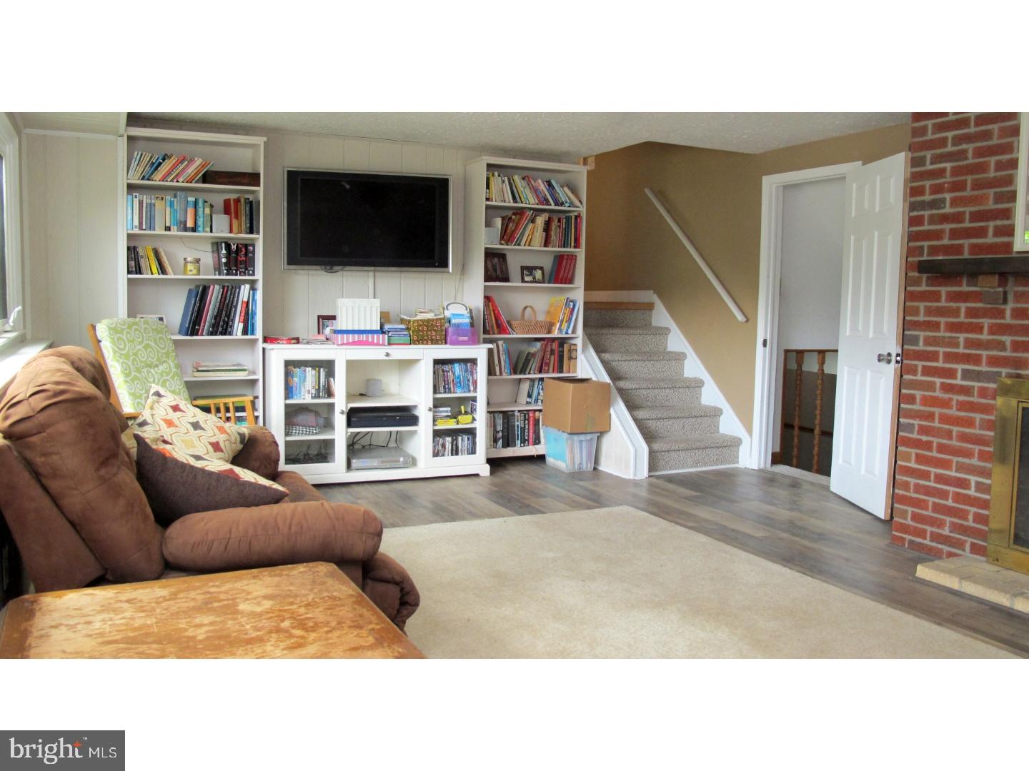 724 Hilltop Road Cinnaminson, NJ 08077 - Photo 13 of 25 Family Room