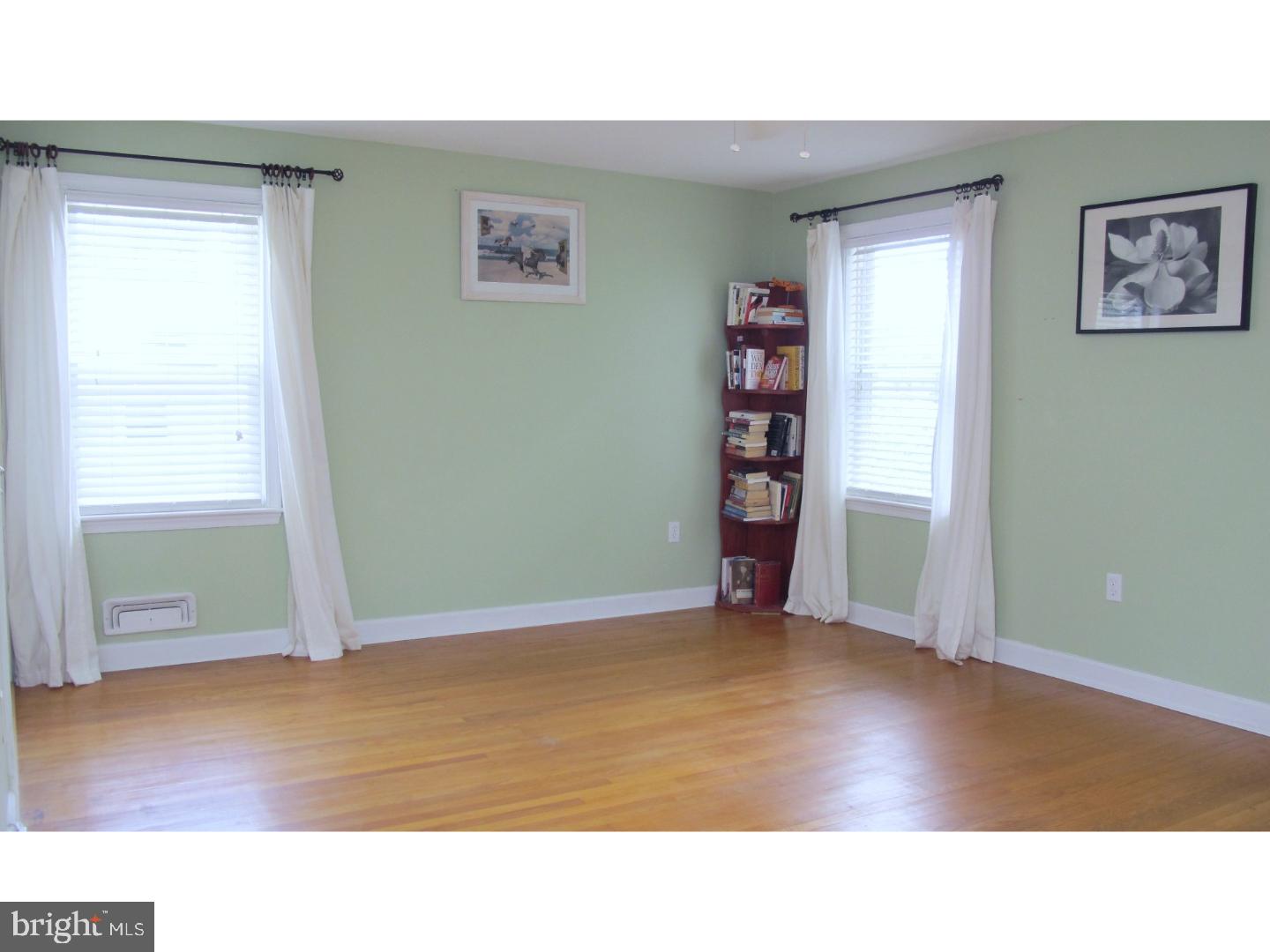 724 Hilltop Road Cinnaminson, NJ 08077 - Photo 17 of 25 Master Bedroom