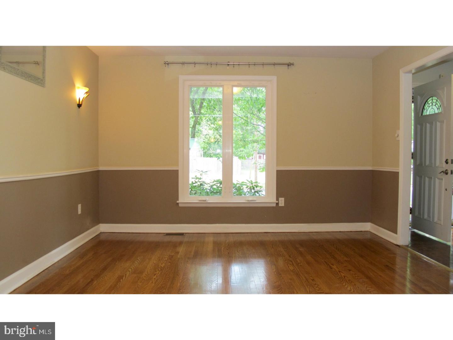 724 Hilltop Road Cinnaminson, NJ 08077 - Photo 6 of 25 Dining Room