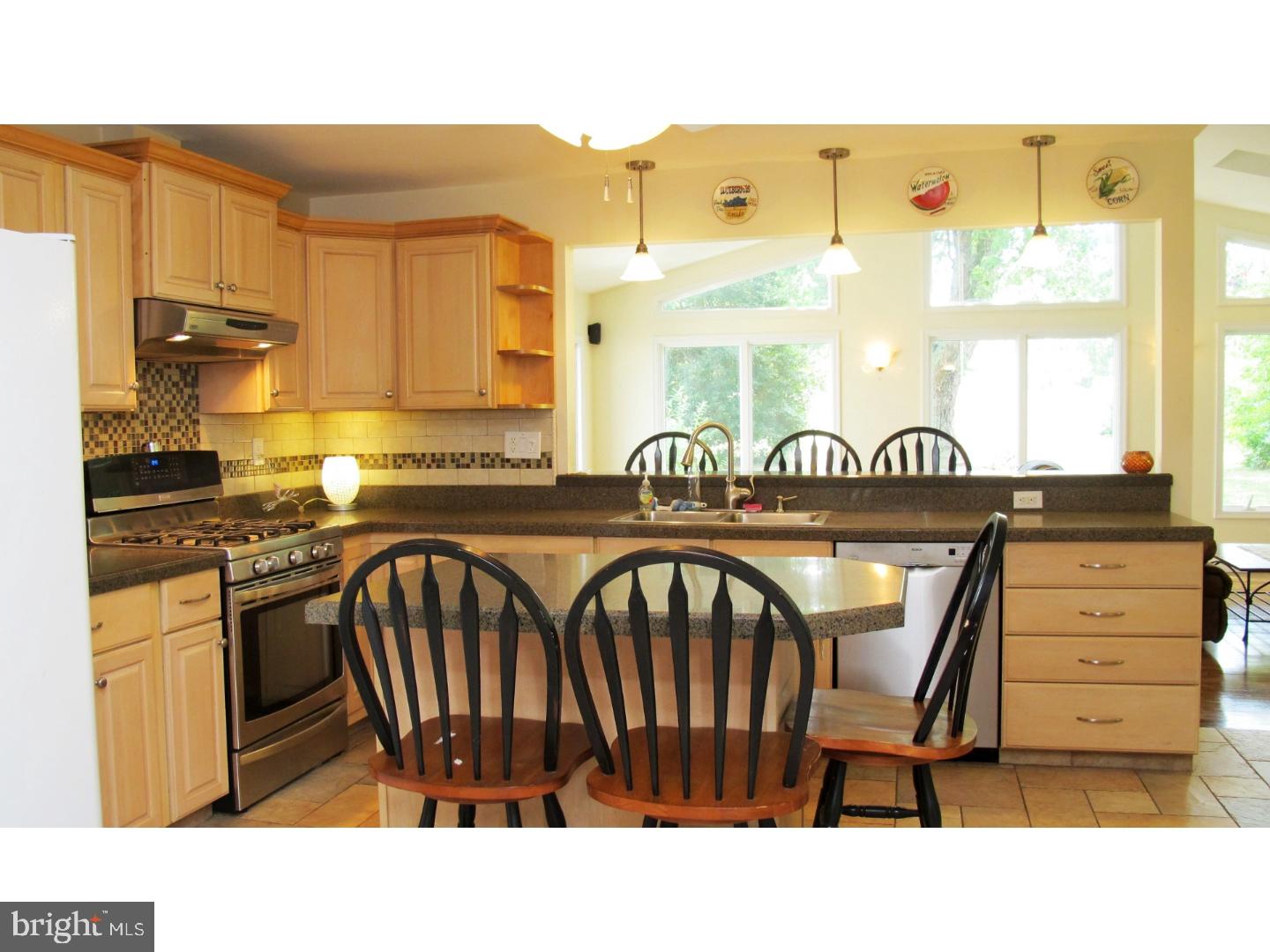 724 Hilltop Road Cinnaminson, NJ 08077 - Photo 7 of 25 Kitchen