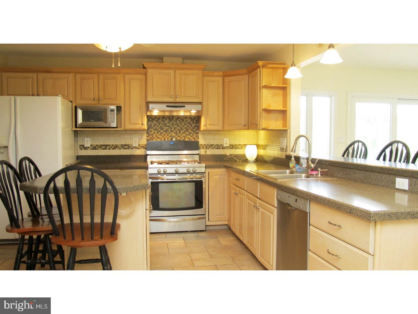 724 Hilltop Road Cinnaminson, NJ 08077 - Photo 8 of 25 Kitchen
