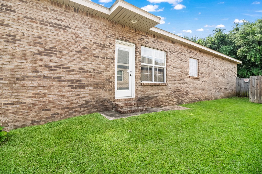 114 Bluffton Road Dothan, AL 36301 - Photo 7 of 29