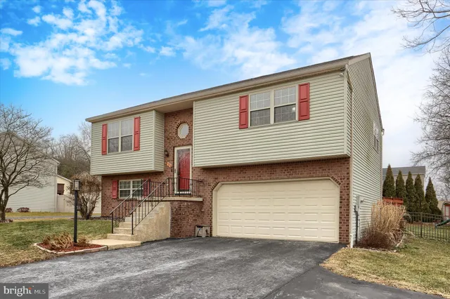 $350,000 | 314 Mumper Lane, Dillsburg, PA 17019