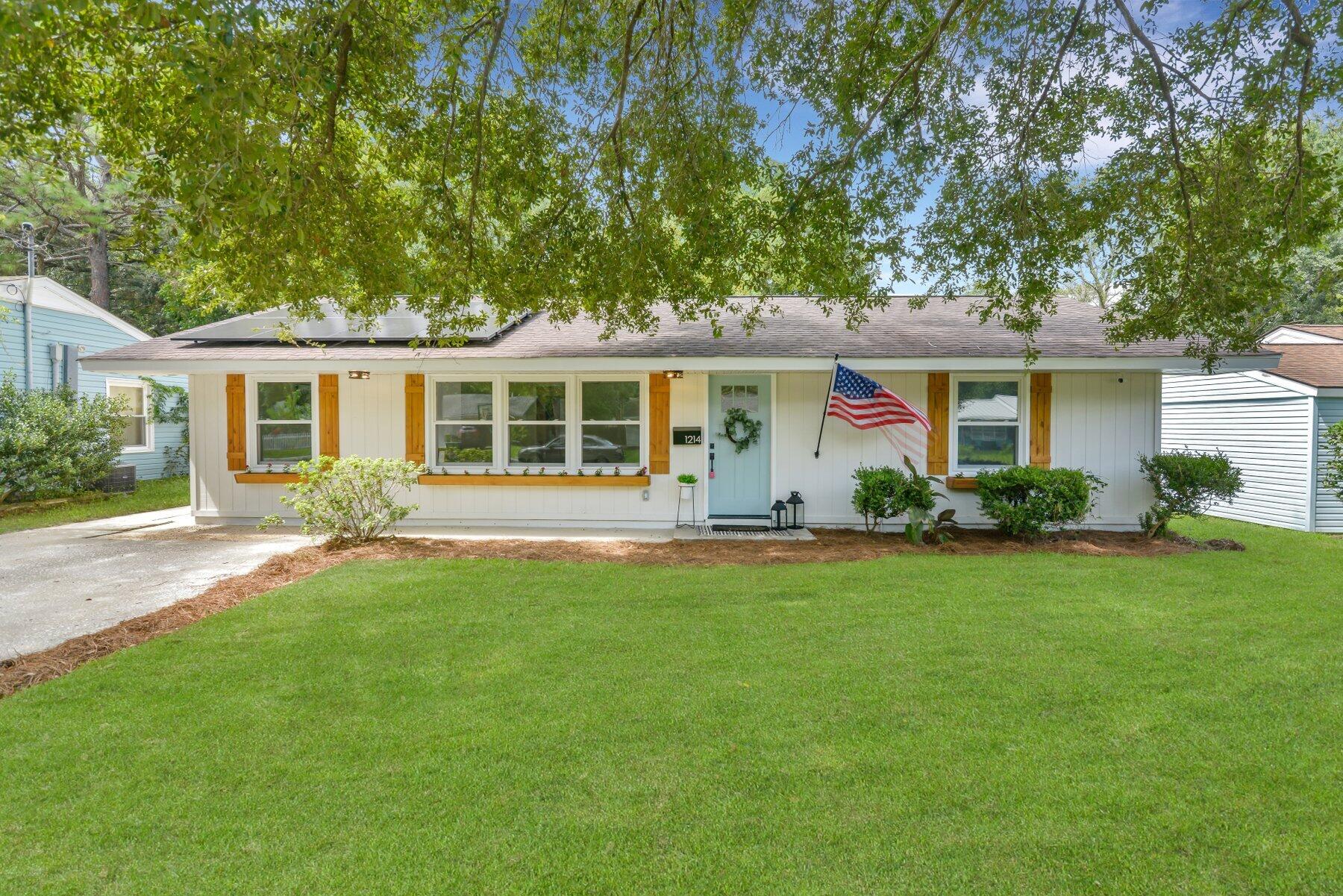 1214 Hawthorne Road Hanahan, SC 29410 - Photo 1 of 23 Front Yard