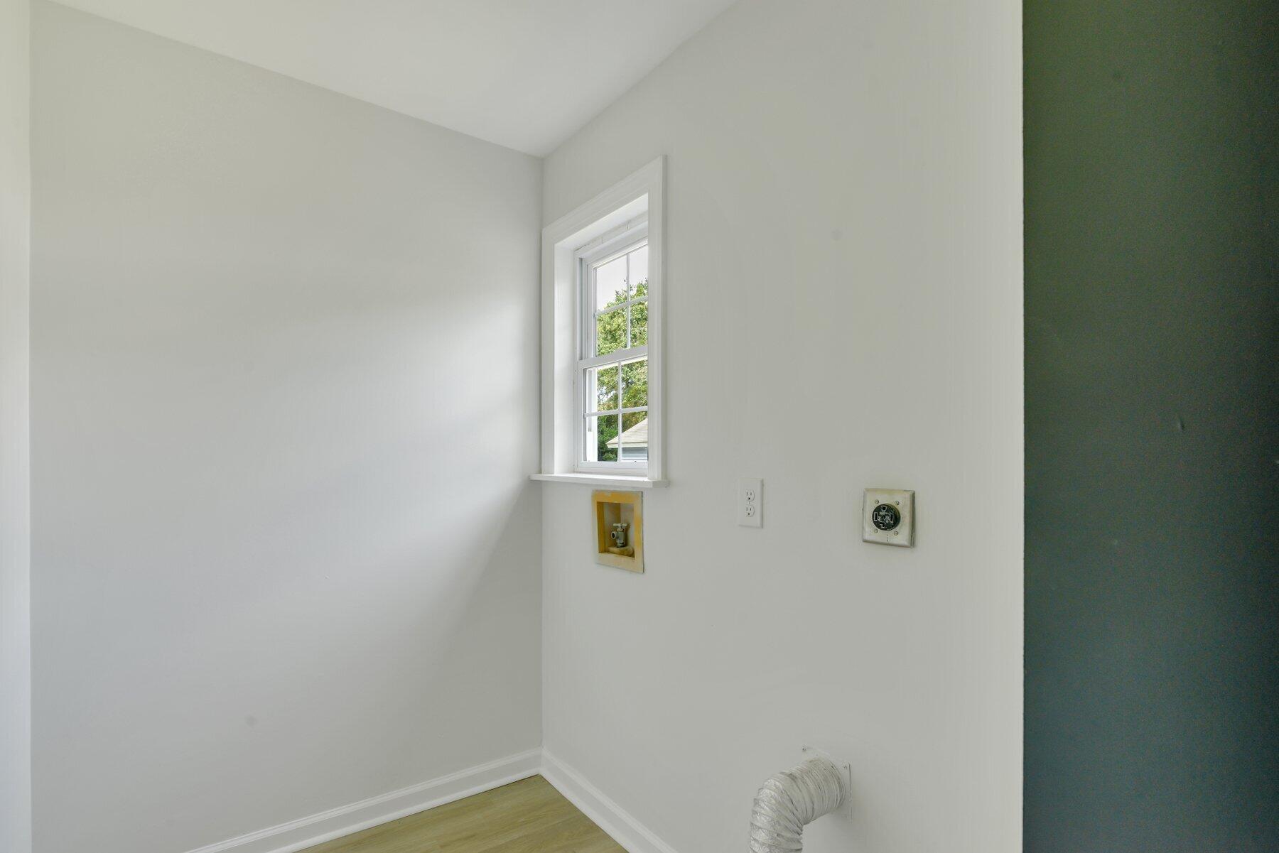 1214 Hawthorne Road Hanahan, SC 29410 - Photo 11 of 23 Laundry