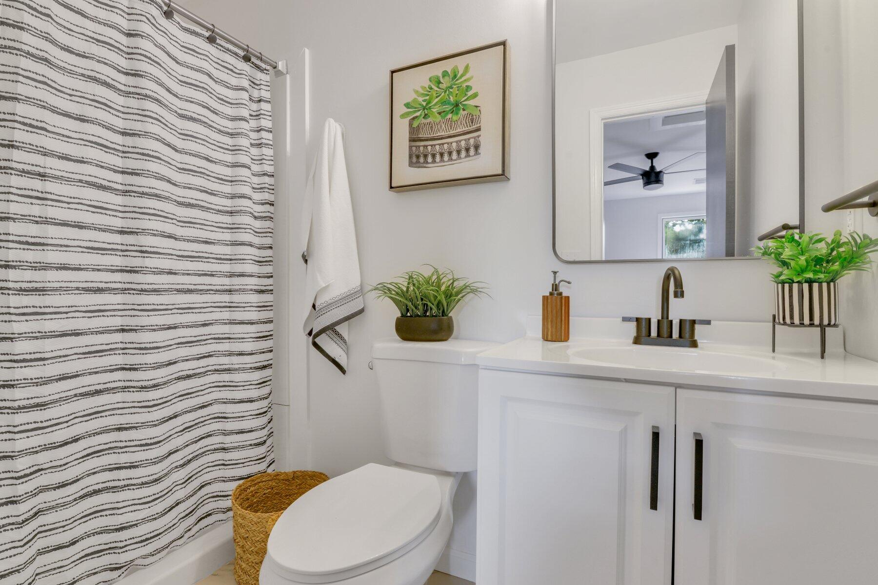 1214 Hawthorne Road Hanahan, SC 29410 - Photo 18 of 23 Primary bath