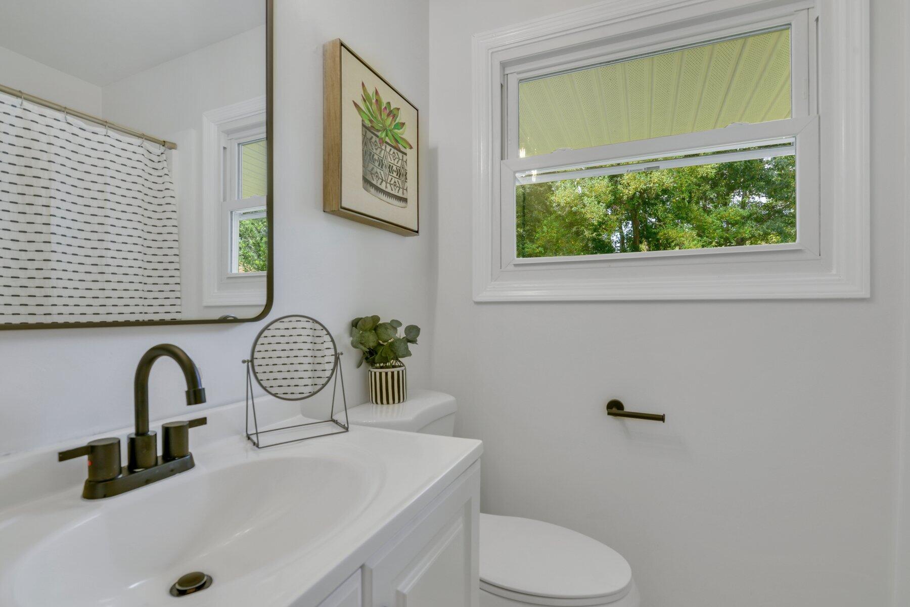 1214 Hawthorne Road Hanahan, SC 29410 - Photo 19 of 23 Guestbath