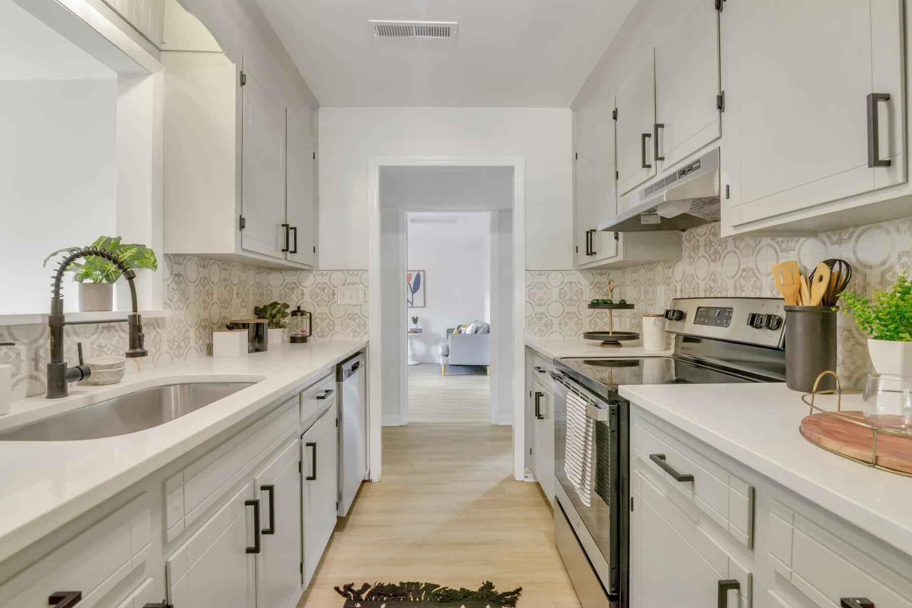 1214 Hawthorne Road Hanahan, SC 29410 - Photo 9 of 23 Kitchen