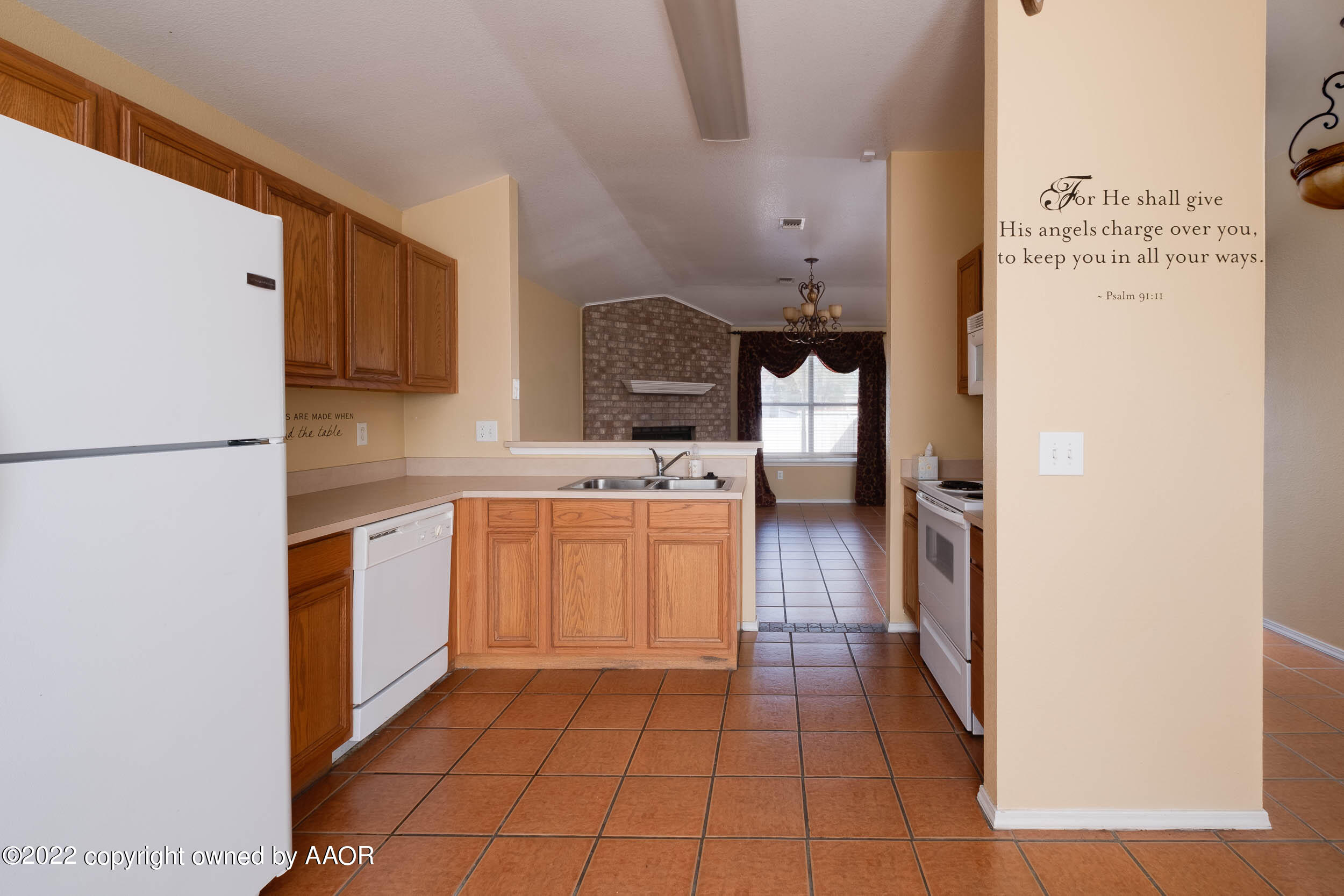 1112 Rushmore Drive Amarillo, TX 79110 - Photo 5 of 20 DSCF9366