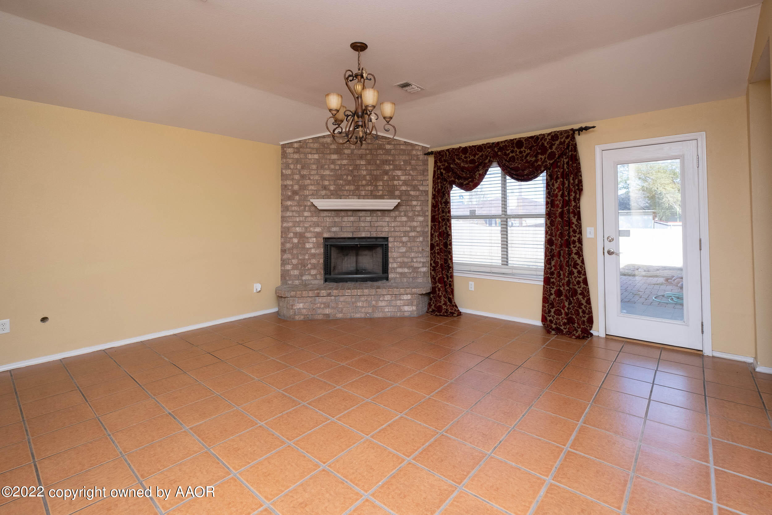1112 Rushmore Drive Amarillo, TX 79110 - Photo 9 of 20 DSCF9384