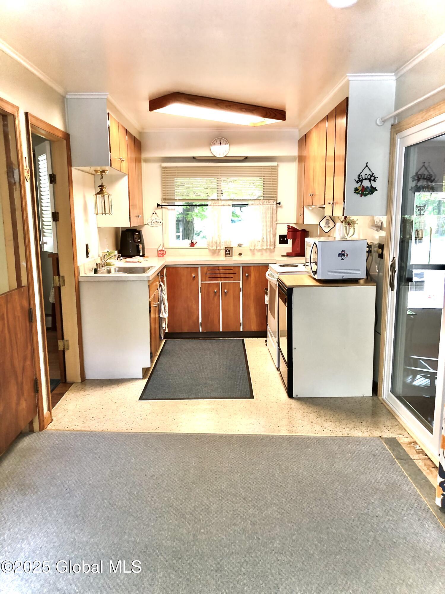 607 Gansevoort Road Moreau, NY 12803 - Photo 8 of 12 Kitchen