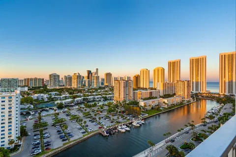$329,999 | 500 Bayview Drive, Unit 2023, Sunny Isles Beach, FL 33160