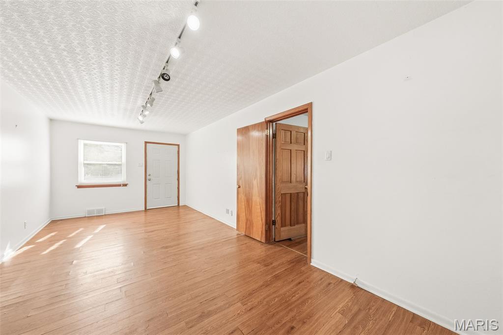 5267 Milburn Road St. Louis, MO 63129 - Photo 29 of 46 Gallery Image 29