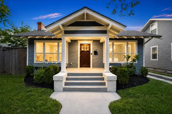 $950,000 | 713 Wendel Street, Houston, TX 77009