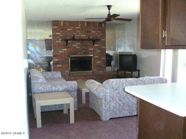 4635 West Hearn Road Glendale, AZ 85306 - Photo 3 of 15 Family Room