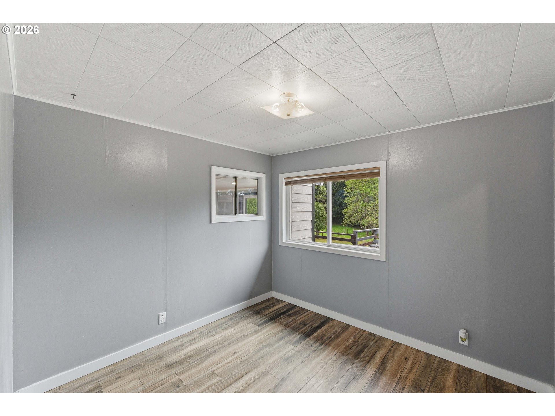 1820 East Cedar Street Myrtle Point, OR 97458 - Photo 14 of 37 Bedroom
