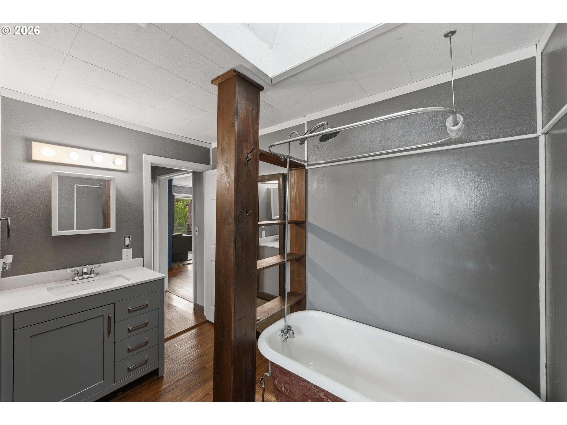 1820 East Cedar Street Myrtle Point, OR 97458 - Photo 17 of 37 Bathroom