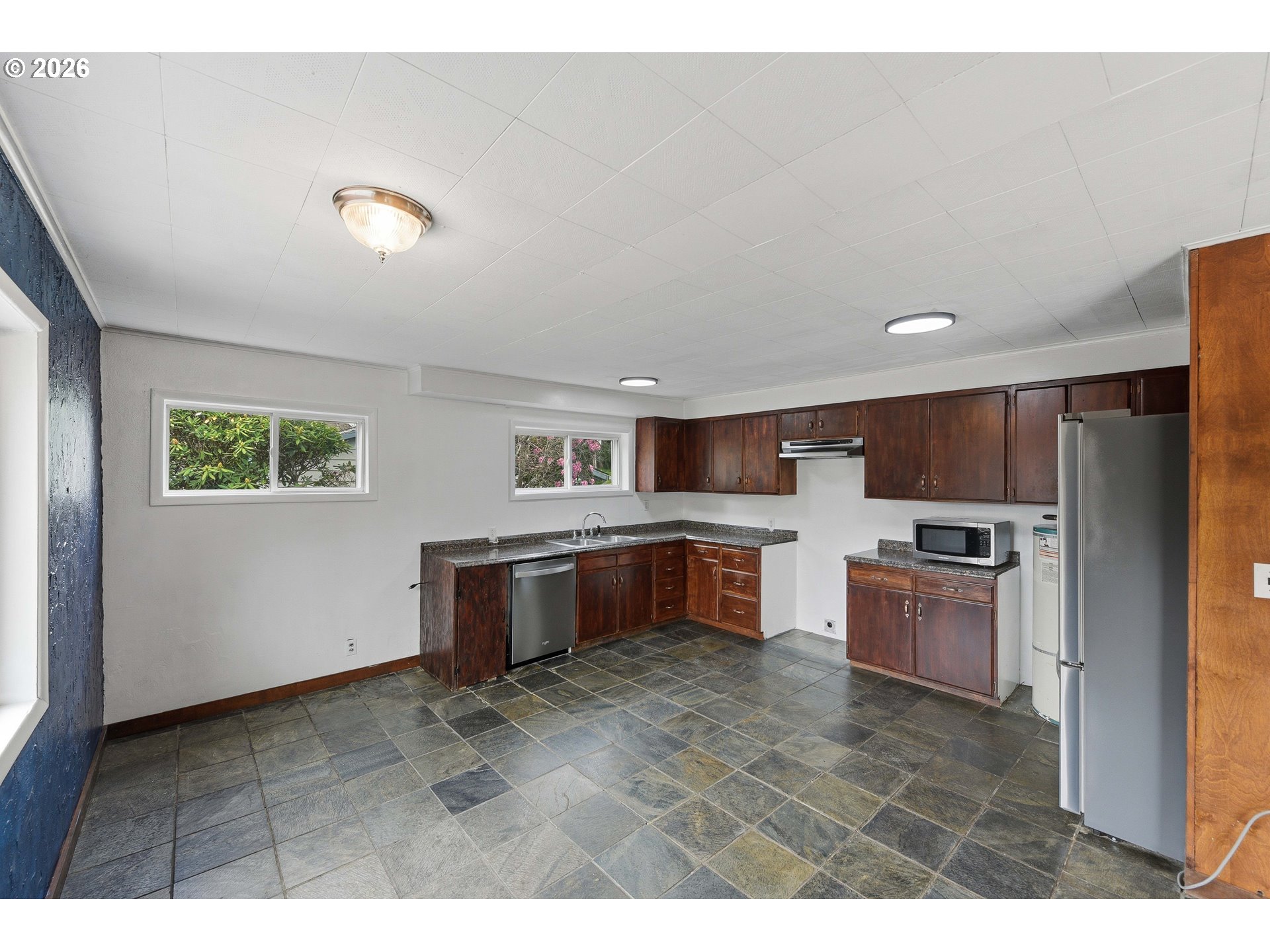 1820 East Cedar Street Myrtle Point, OR 97458 - Photo 5 of 37 Kitchen