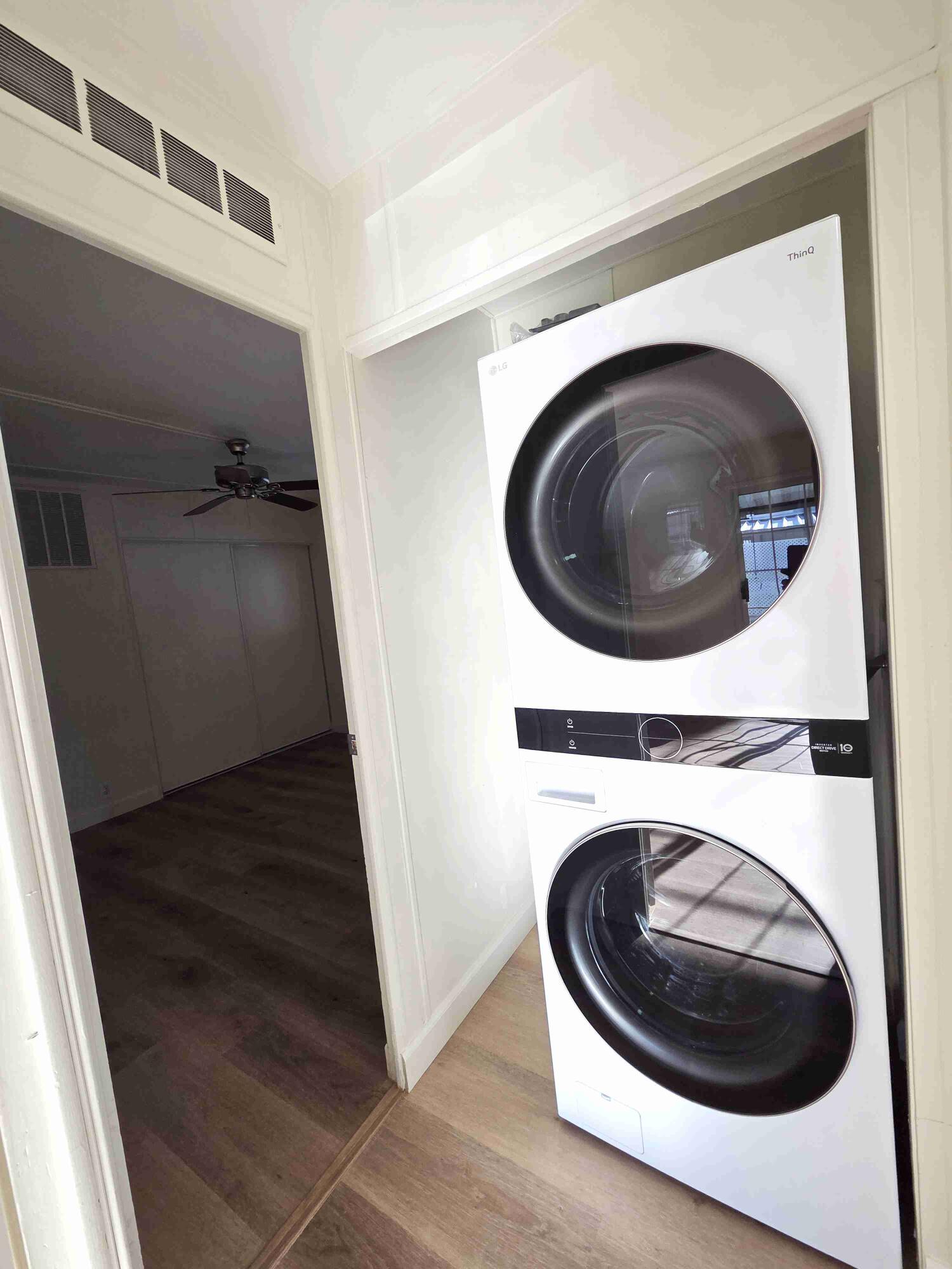 490 Prairie Cathedral City, CA 92234 - Photo 13 of 25 Laundry