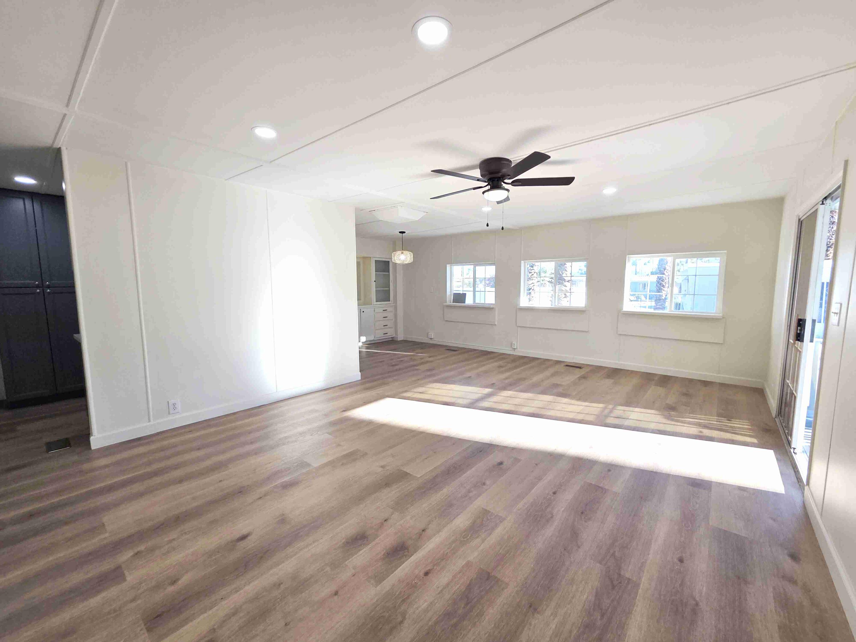 490 Prairie Cathedral City, CA 92234 - Photo 5 of 25 Large Living Room