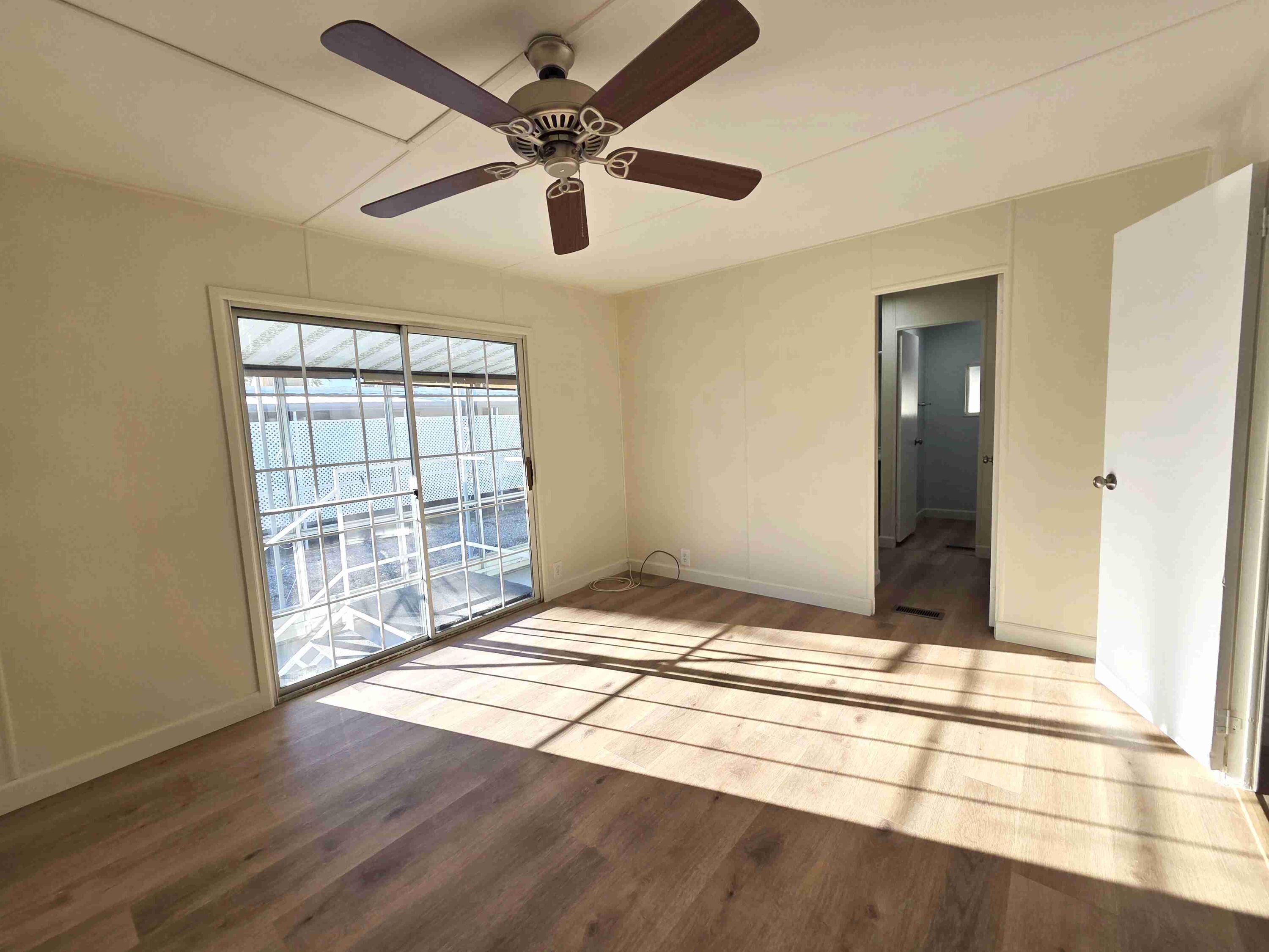 490 Prairie Cathedral City, CA 92234 - Photo 8 of 25 Large Primary Bedroom