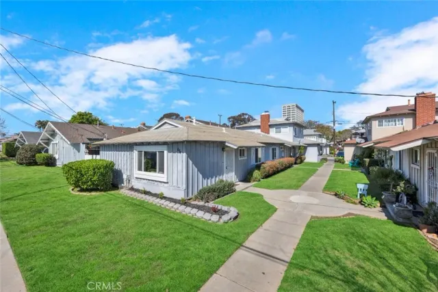 $1,900,000 | 664 Center Street, Costa Mesa, CA 92627