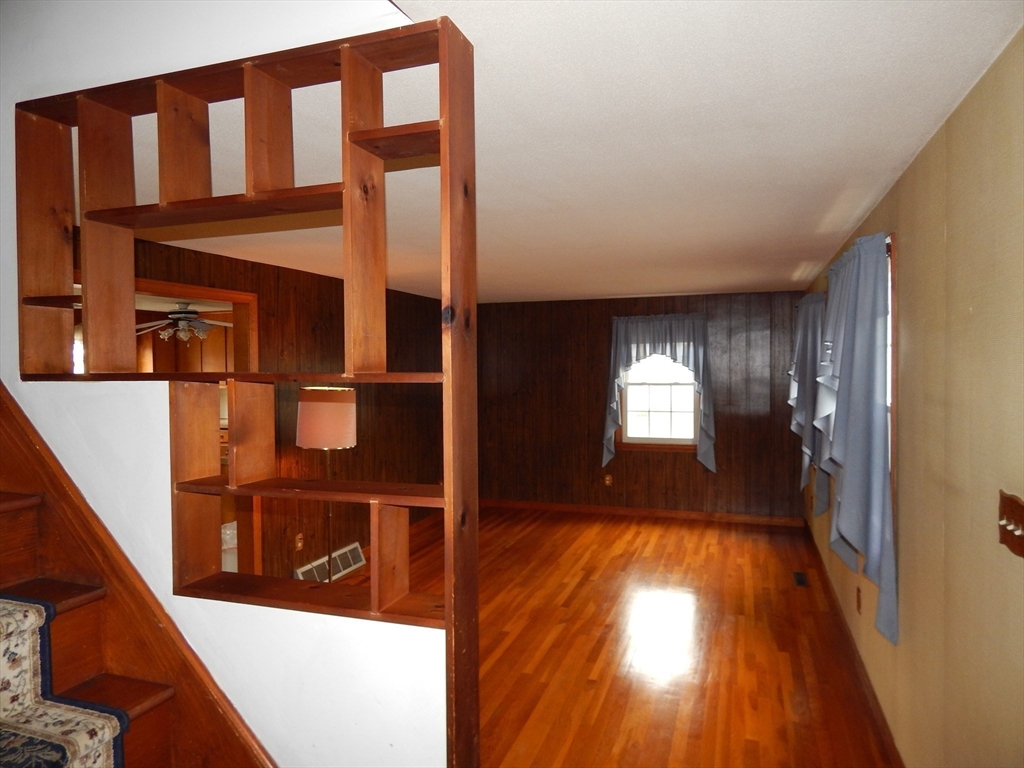 8 Chester Street Montague, MA 01376 - Photo 7 of 32 a view of entryway