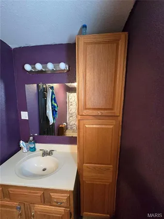 $110,000 | 712 Condit Street, Wood River, IL 62095