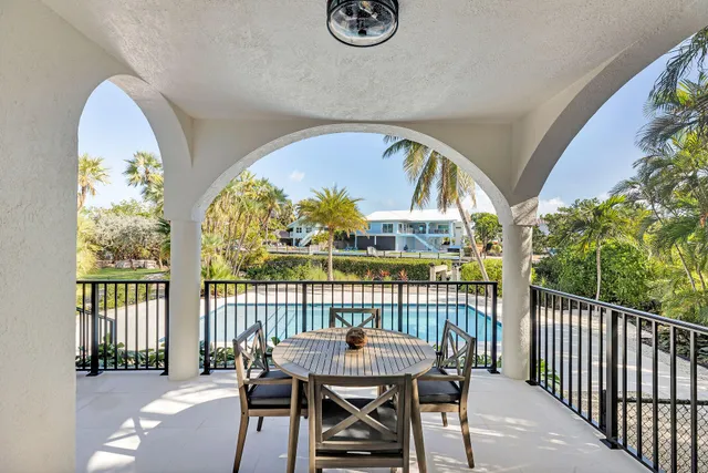 $3,195,000 | 1240 Coury Drive, Key Colony Beach, FL 33051