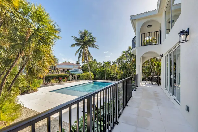$3,195,000 | 1240 Coury Drive, Key Colony Beach, FL 33051