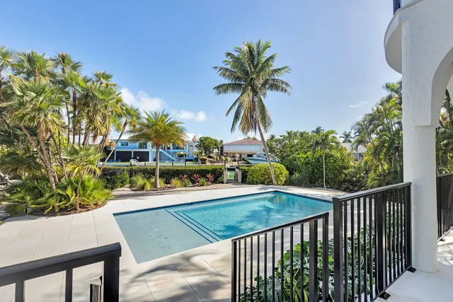 $3,195,000 | 1240 Coury Drive, Key Colony Beach, FL 33051