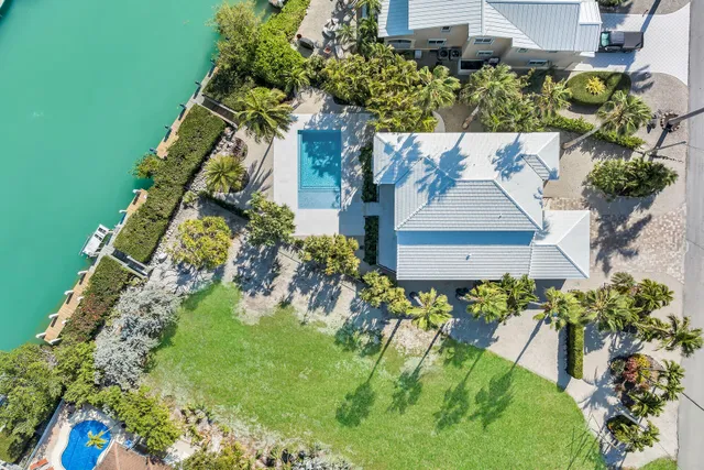 $3,195,000 | 1240 Coury Drive, Key Colony Beach, FL 33051