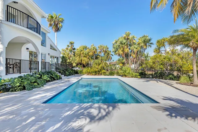 $3,195,000 | 1240 Coury Drive, Key Colony Beach, FL 33051