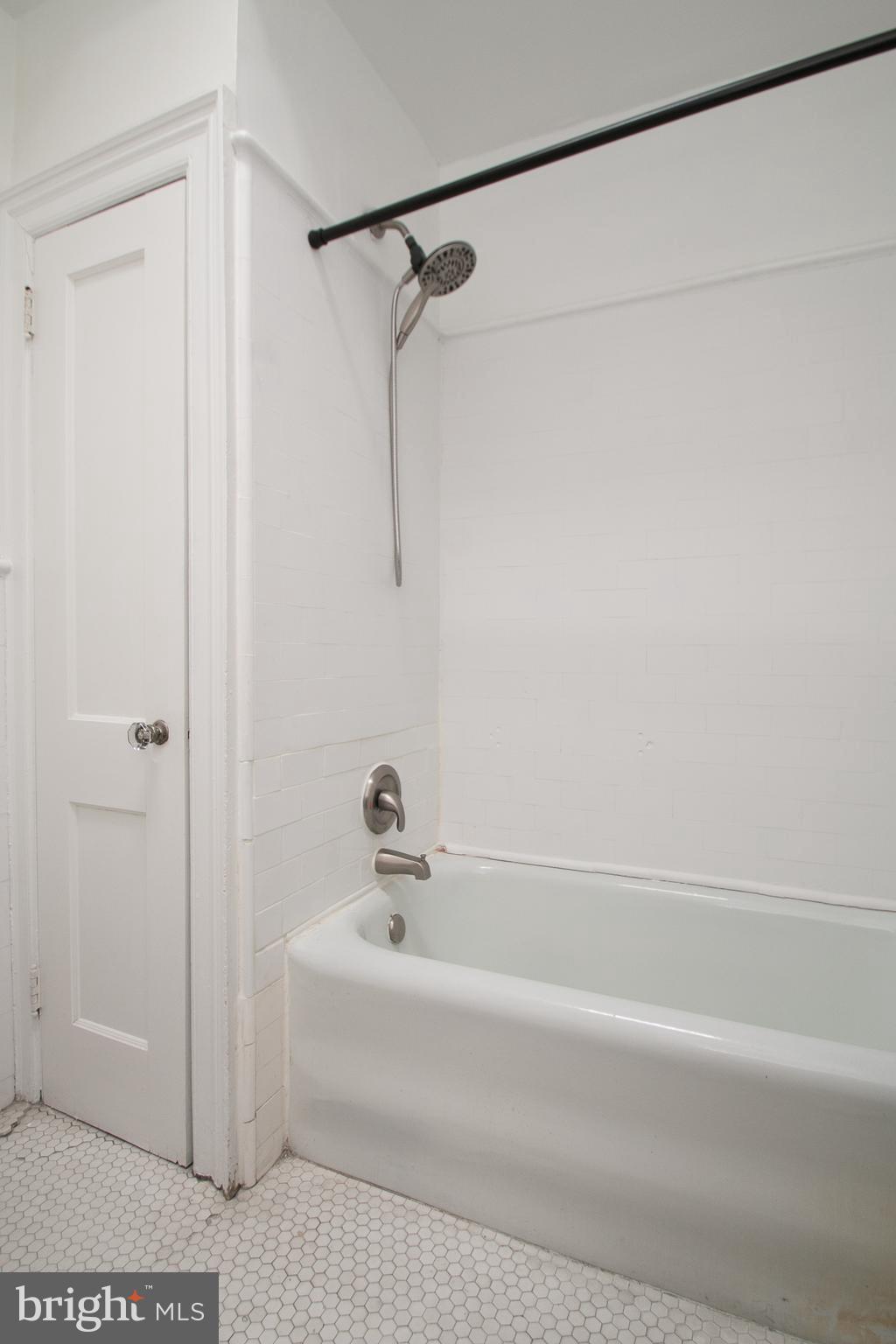 6037 Nassau Road Philadelphia, PA 19151 - Photo 22 of 31 Gallery Image 22