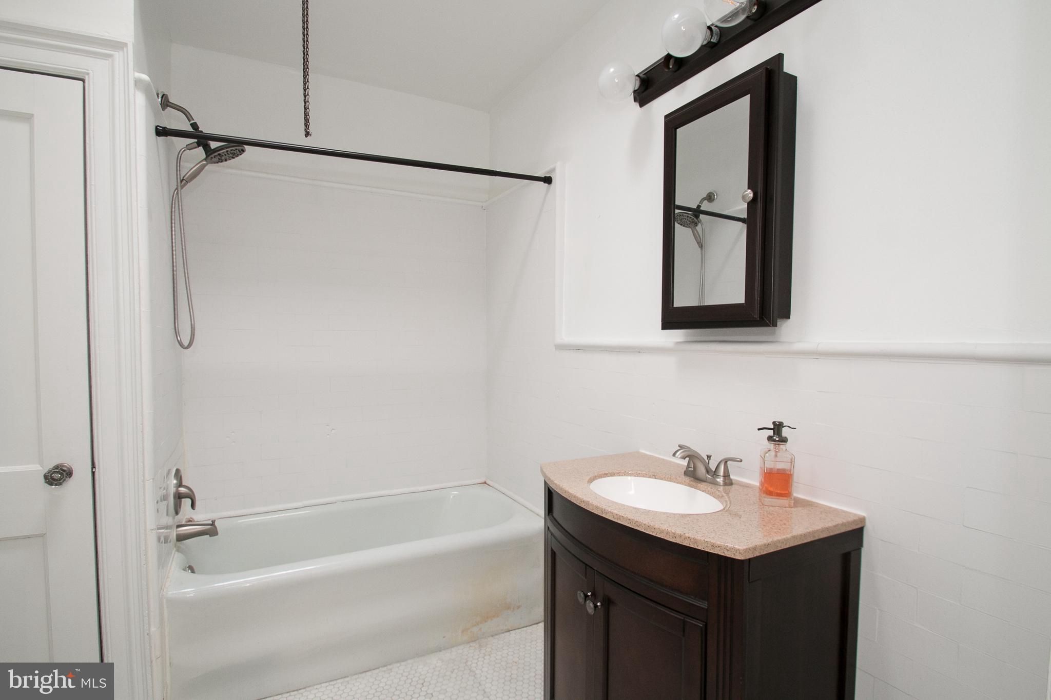 6037 Nassau Road Philadelphia, PA 19151 - Photo 23 of 31 Gallery Image 23