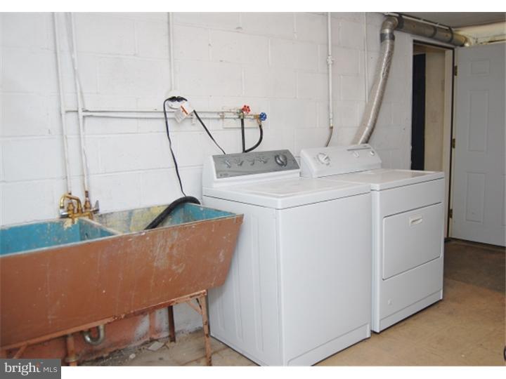 11721 Brandon Road Philadelphia, PA 19154 - Photo 22 of 25 Laundry Room