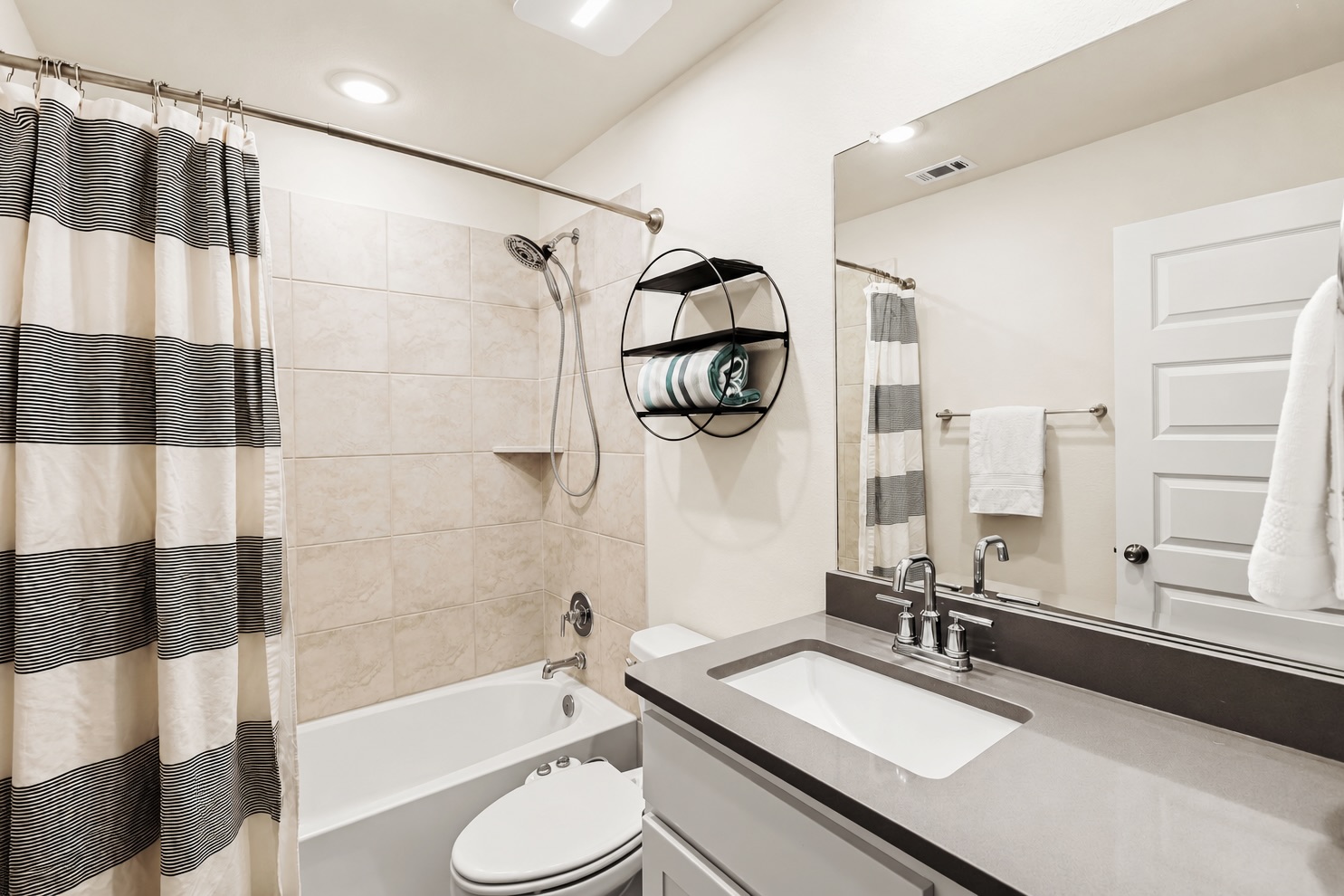 862 Pepperbark Loop Buda, TX 78610 - Photo 26 of 33 Gallery Image 26