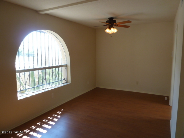 285 South Kolb Road, Unit 18 Tucson, AZ 85710 - Photo 5 of 22