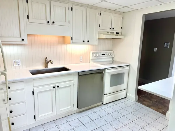 $2,500 | 51 Broad, Unit M16A, Weymouth, MA 02188