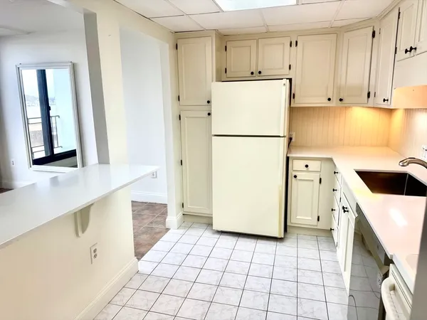 $2,500 | 51 Broad, Unit M16A, Weymouth, MA 02188