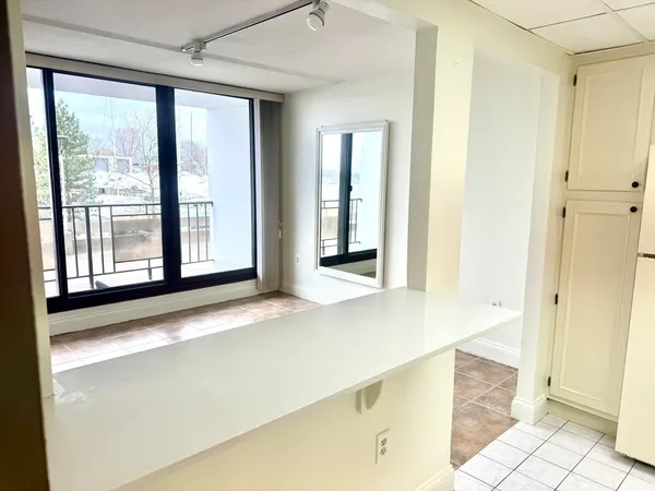 $2,500 | 51 Broad, Unit M16A, Weymouth, MA 02188