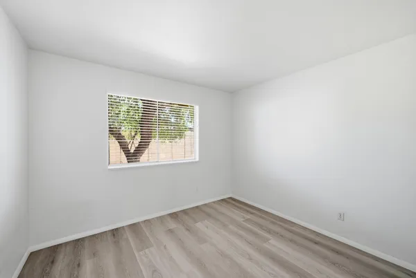 $2,895 | 5229 East Winchcomb Drive, Scottsdale, AZ 85254