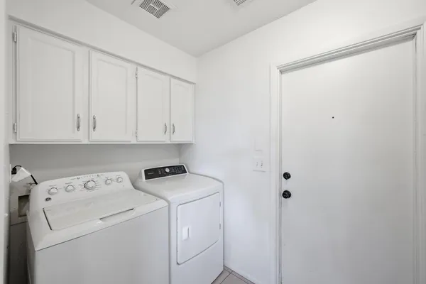 $2,895 | 5229 East Winchcomb Drive, Scottsdale, AZ 85254