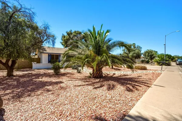 $2,895 | 5229 East Winchcomb Drive, Scottsdale, AZ 85254